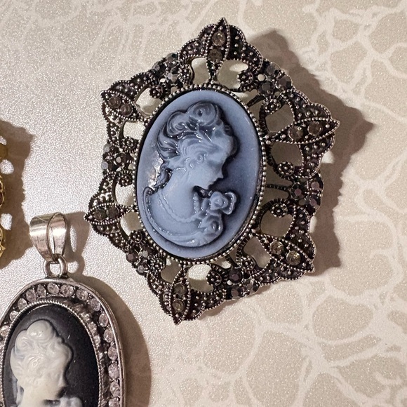 Set of 3 Cameo style Brooch and pendant Set - Gold, Silver, and Black - Picture 2 of 7
